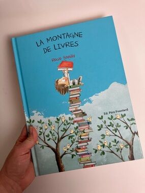 Livre pour enfants La montagne de livres Rocio Bonilla Album Jeunesse Lecture